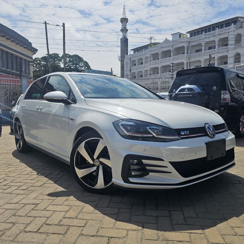 Volkswagen Golf GTI* * *DCC Discover Pro Package** 2018
