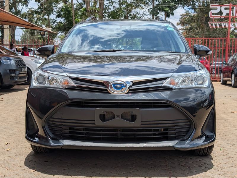 Toyota Fielder Hybrid 2020