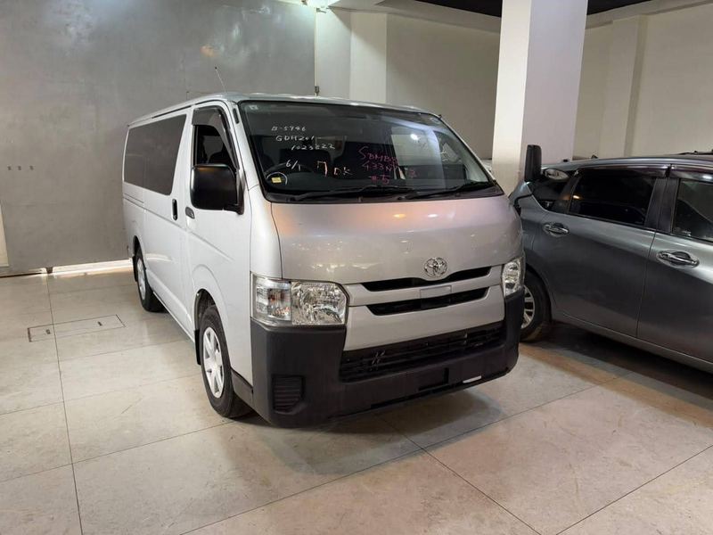TOYOTA HIACE 7L 2019