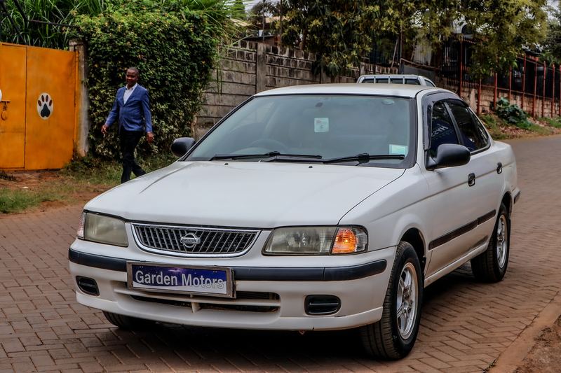 2004 Nissan Sunny B15